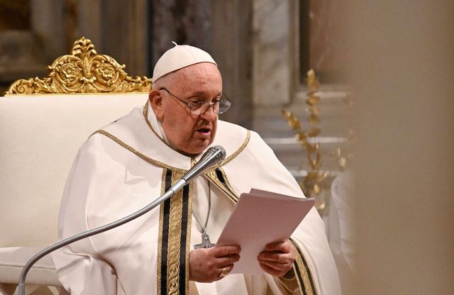Le pape prend position contre la gestation pour autrui